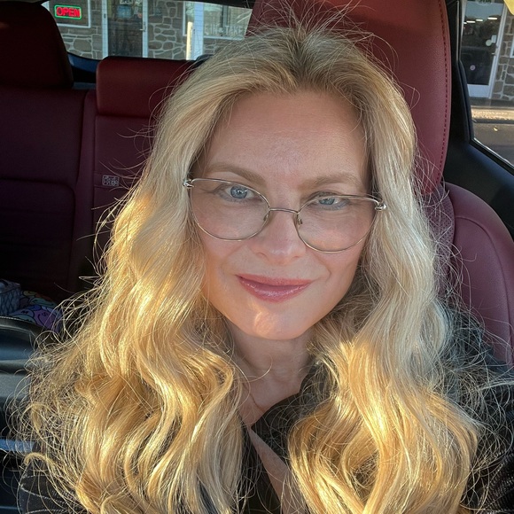 Meet your Posher, Brigitte - Picture 2 of 2